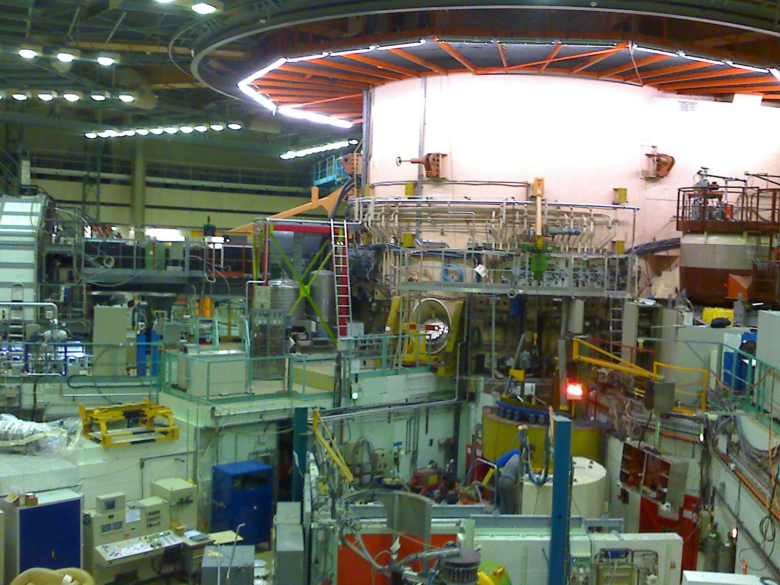 /images/Institut_Laue_Langevin_inside_reactor_hall.jpg