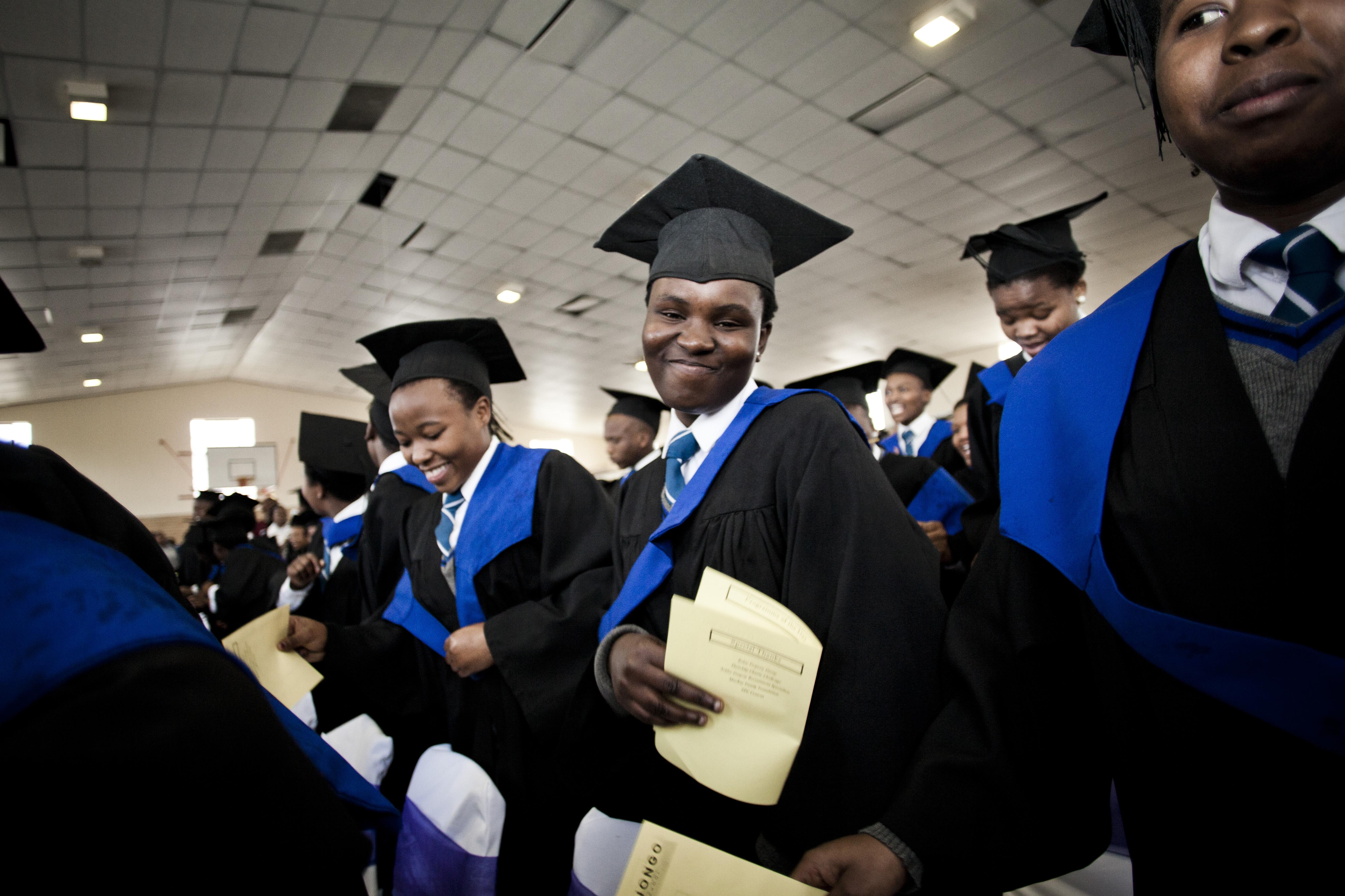 /images/Sinenjongo_graduation_matric_2013-10-12_0403.jpg