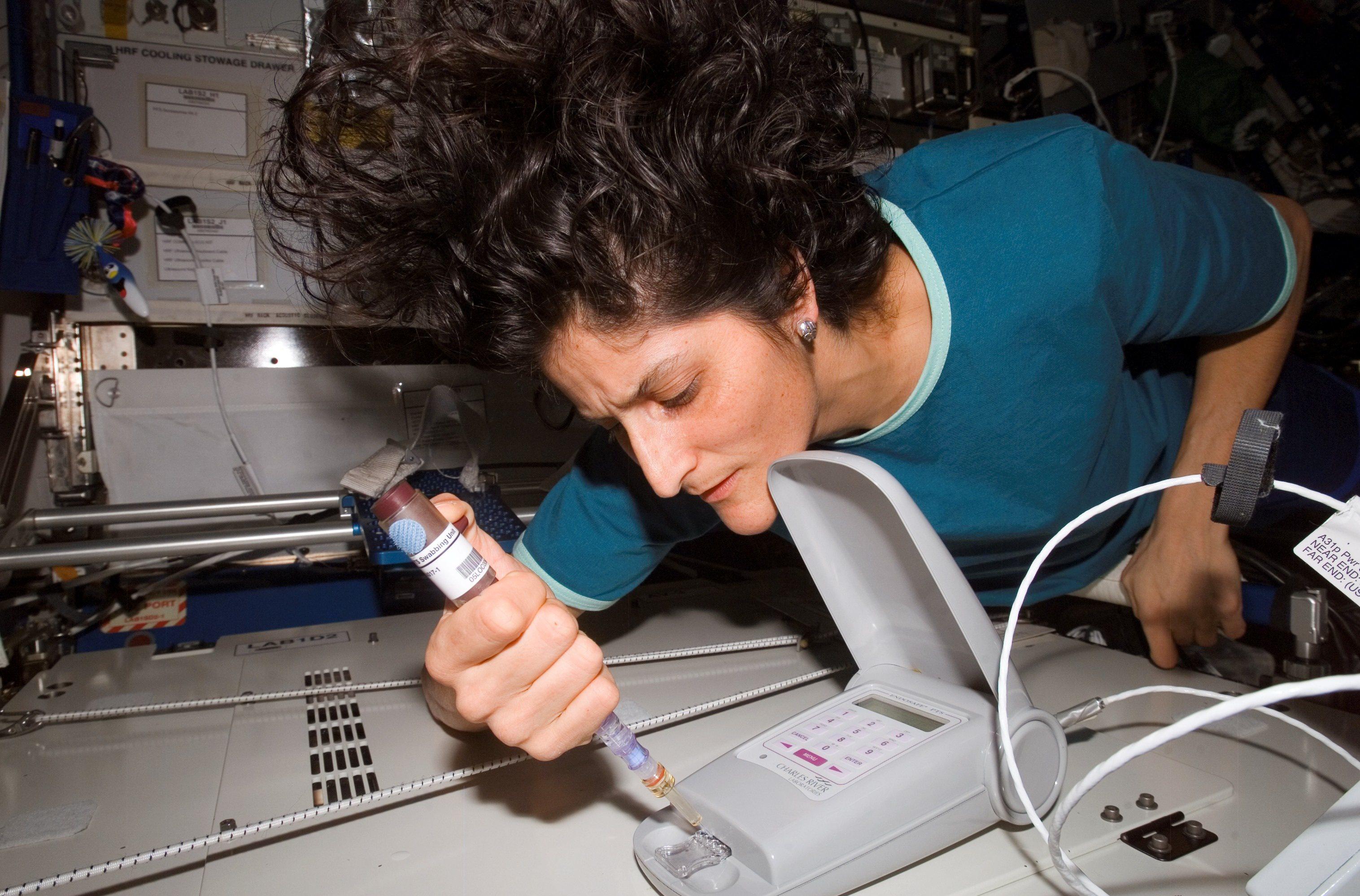 /images/Suni_Williams_aboard_the_ISS.jpg